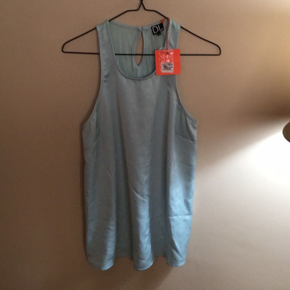Sleeveless mix and match top